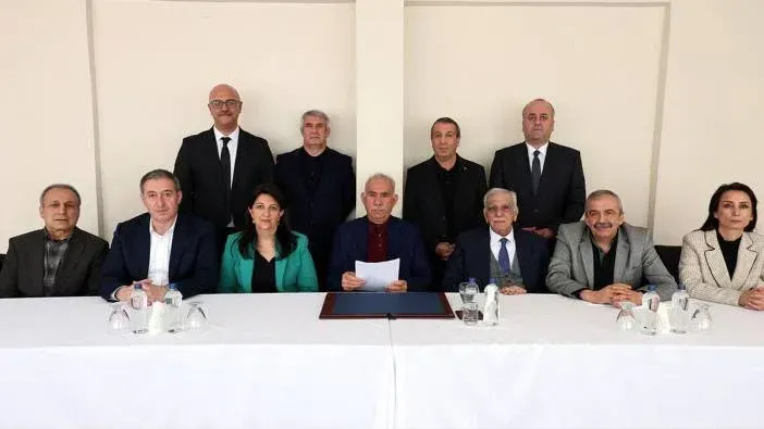 İmralı Görüşmesinin Derinlemesine Perde Arkası: Öcalan’ın Mesajı ve Gizemli Üçlü