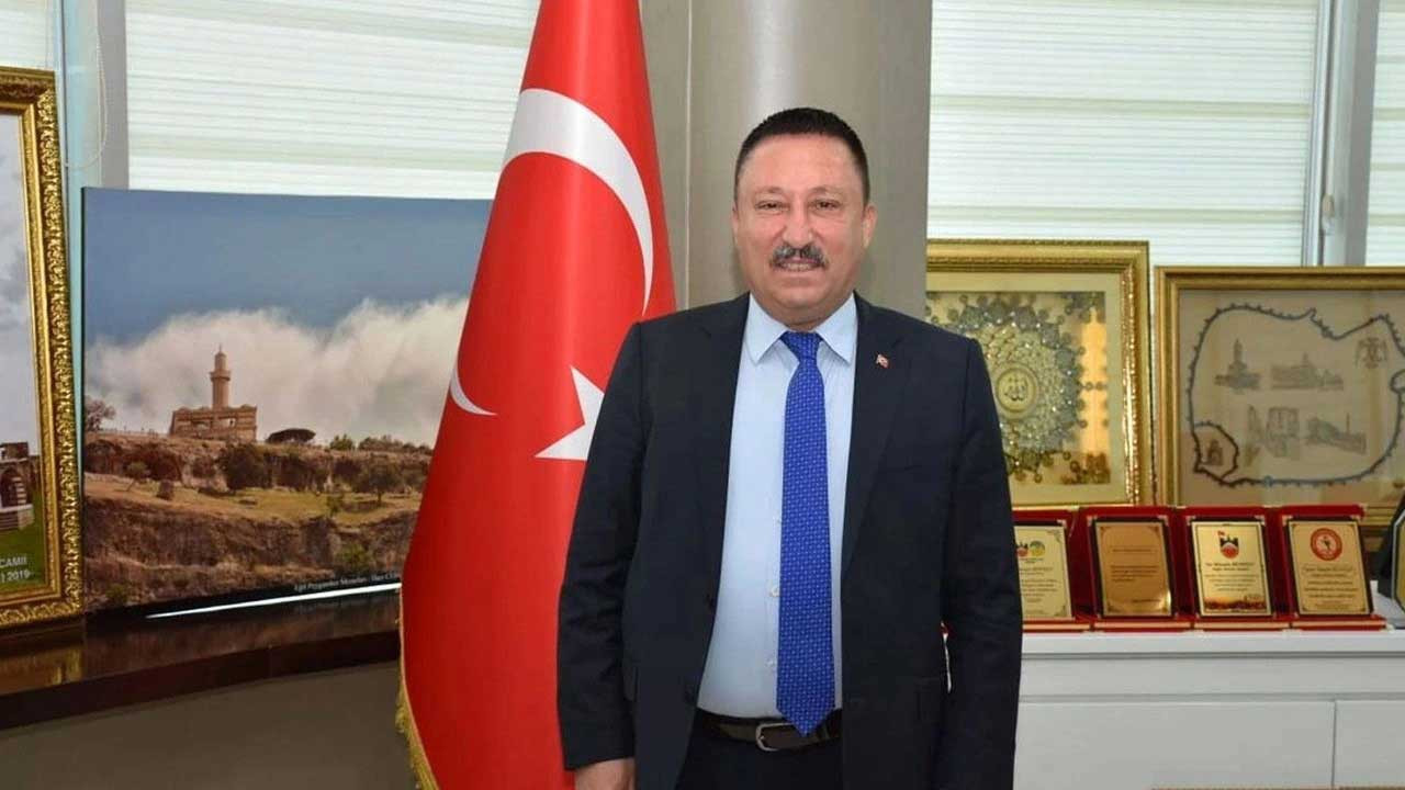 Eski AK Partili Belediye Başkanı Hüseyin Beyoğlu ve Yakınlarına Polis Baskını